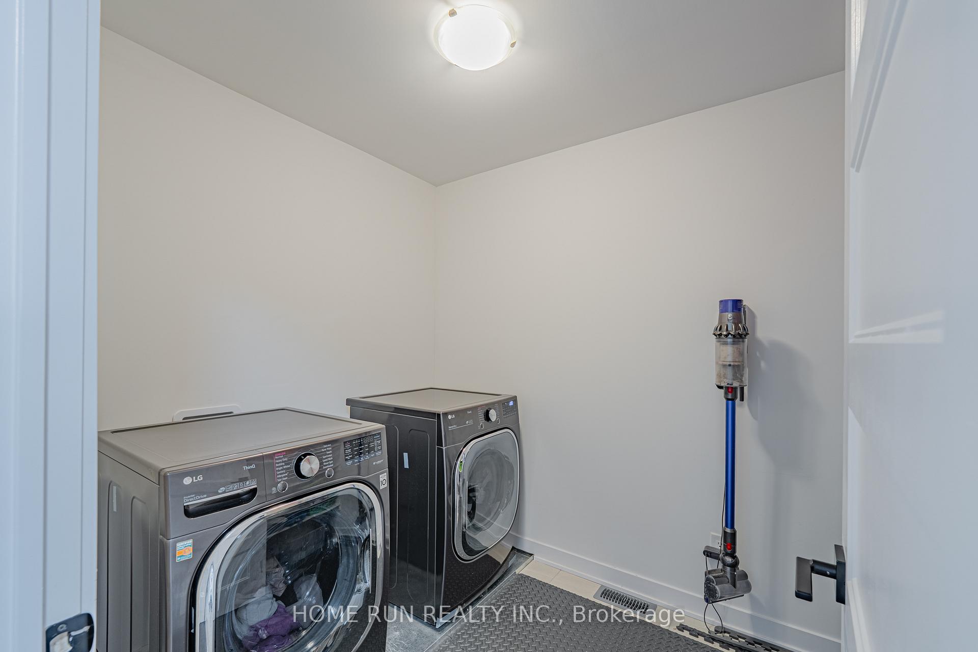 Photo 45 of 131 Defence Street, Ottawa, Kanata - Emerald Meadows/Trailwest — HOMEH