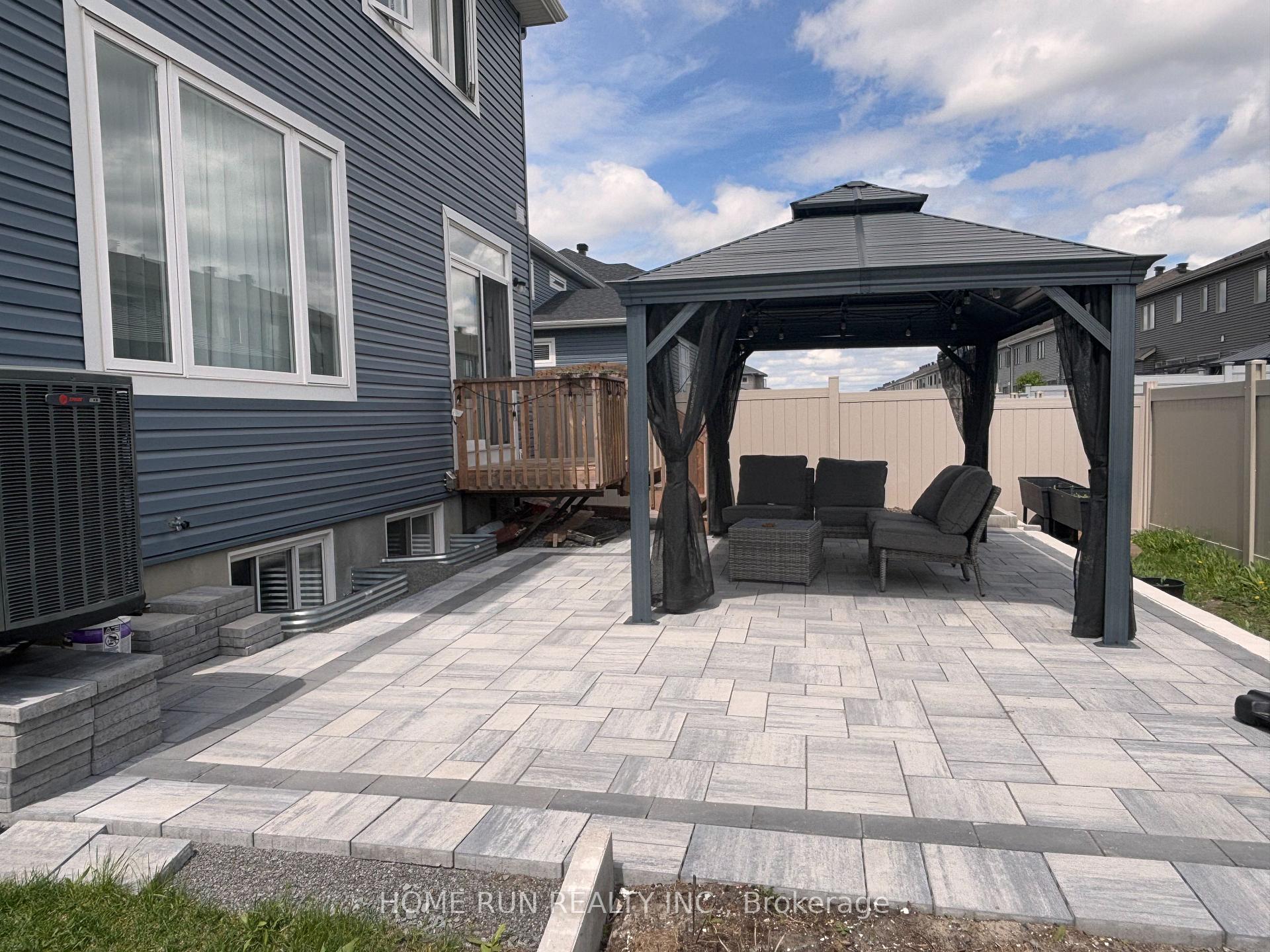 Photo 49 of 131 Defence Street, Ottawa, Kanata - Emerald Meadows/Trailwest — HOMEH