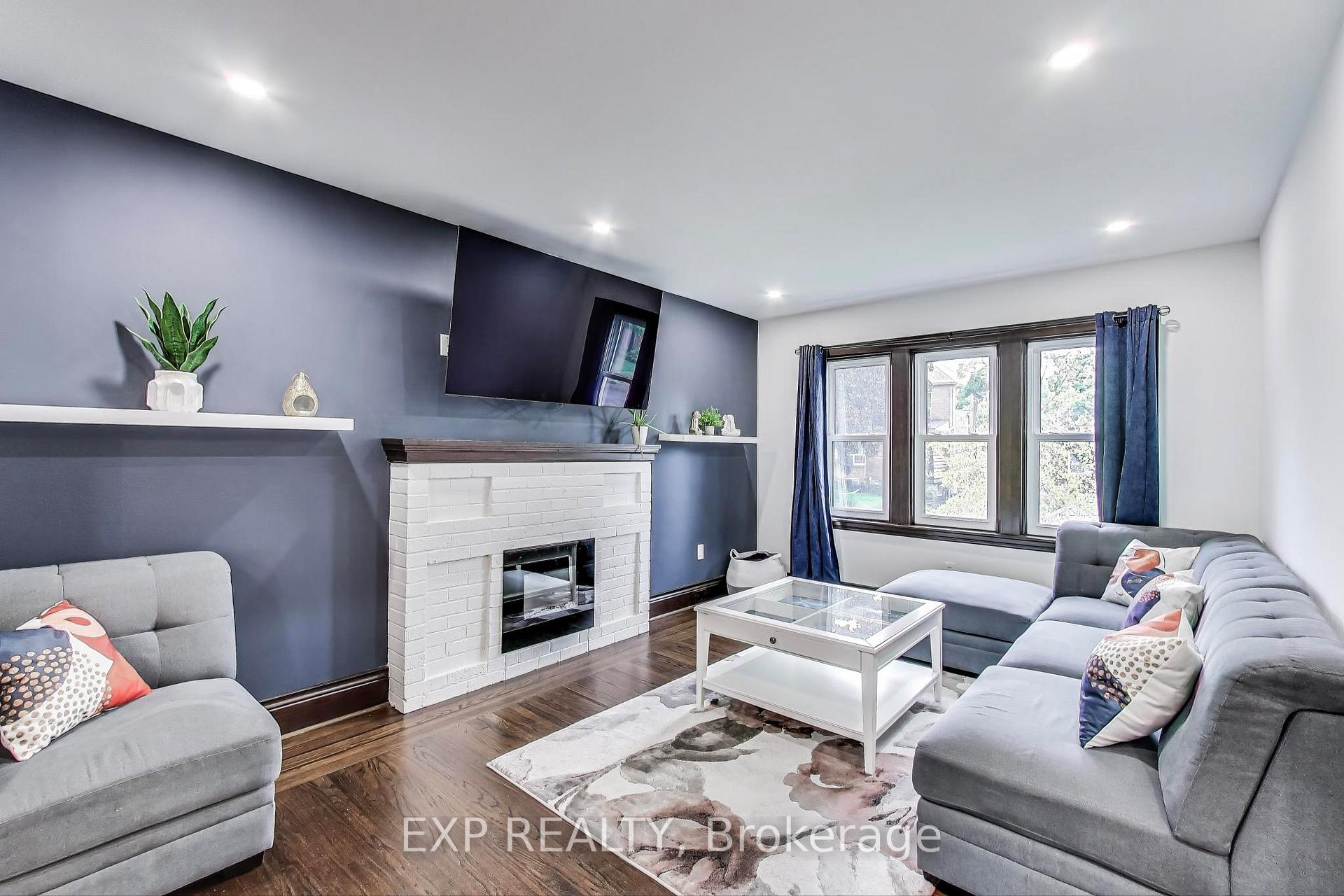 Photo 4 of 71 Huxley Avenue S, Hamilton, Delta — HOMEH