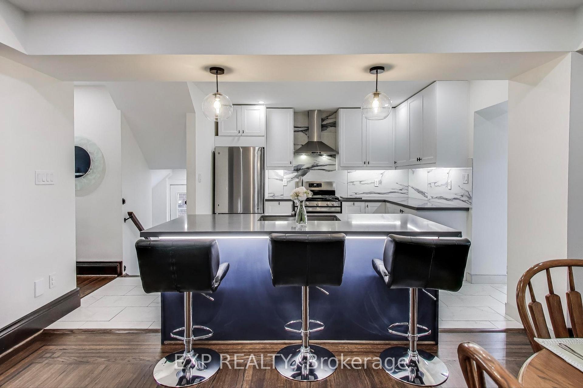 Photo 10 of 71 Huxley Avenue S, Hamilton, Delta — HOMEH