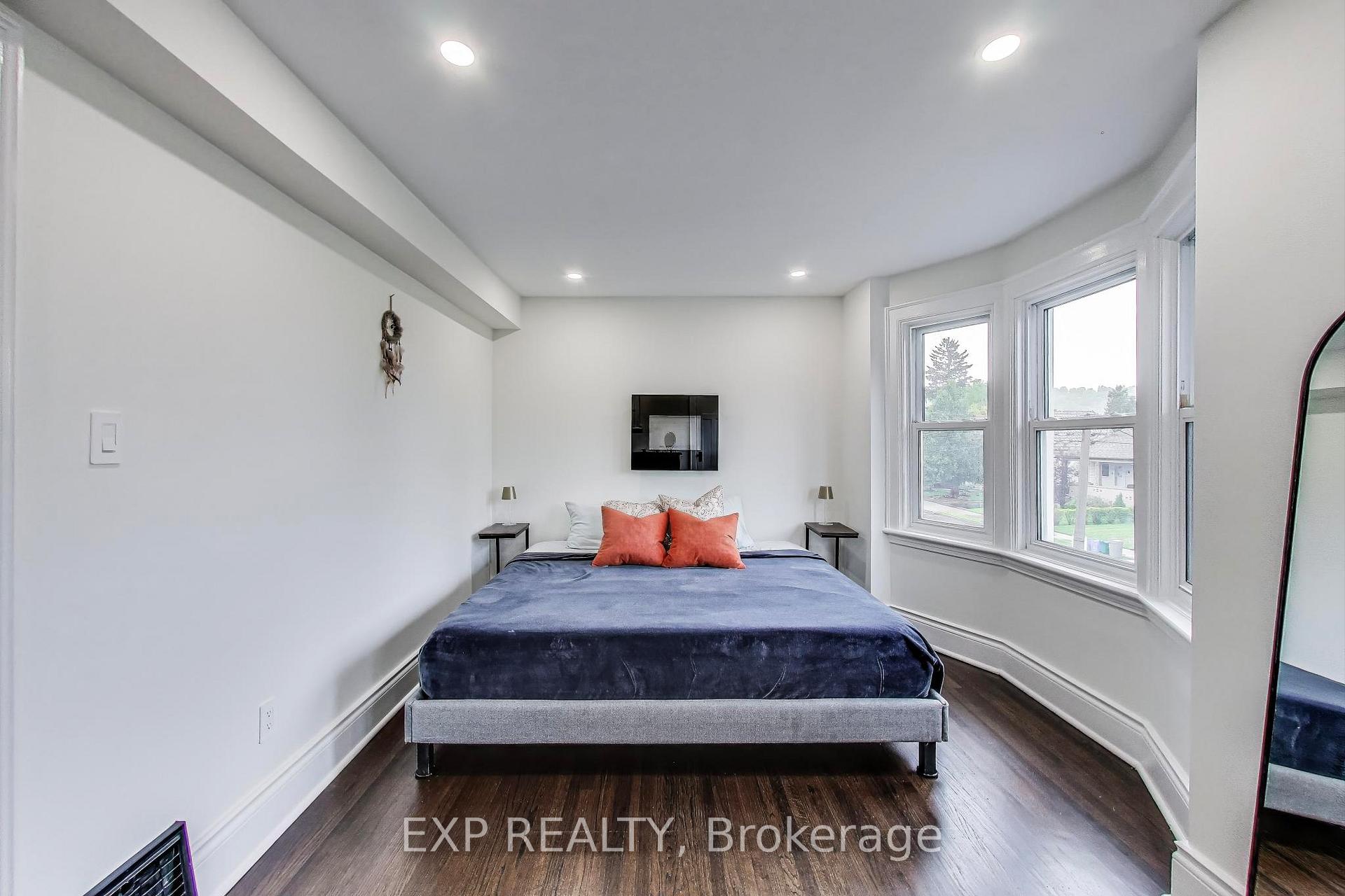 Photo 15 of 71 Huxley Avenue S, Hamilton, Delta — HOMEH