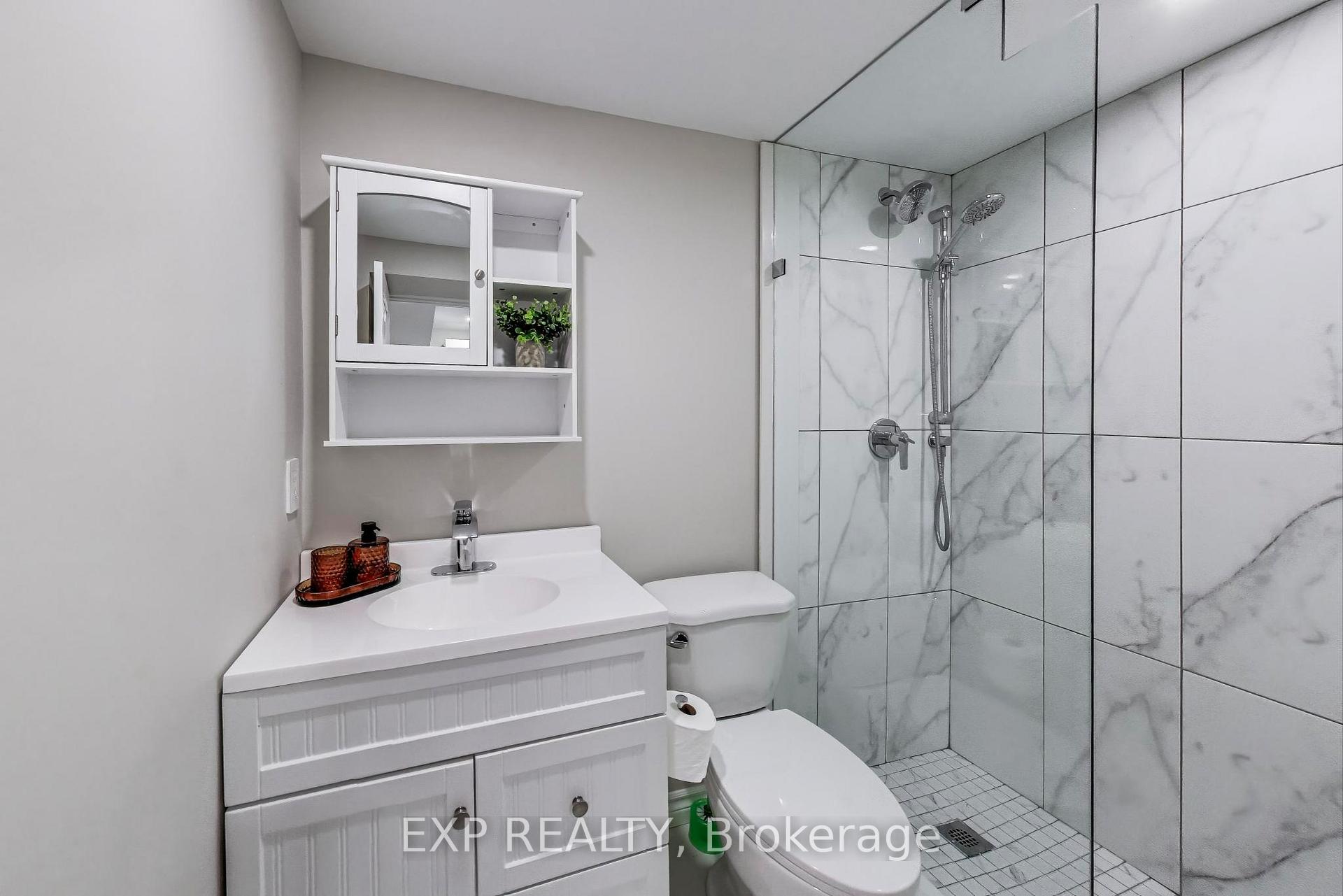 Photo 33 of 71 Huxley Avenue S, Hamilton, Delta — HOMEH