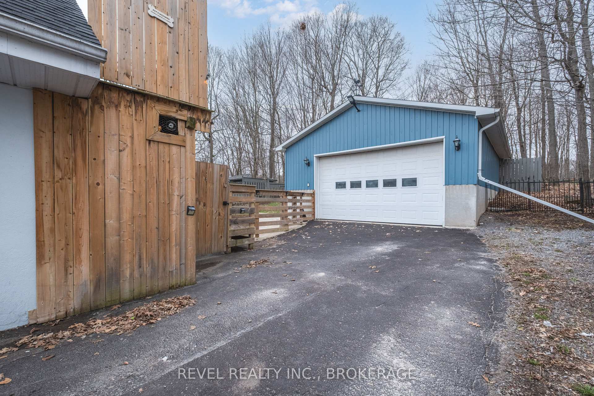 Photo 4 of 4221 Bath Road, Kingston, South of Taylor-Kidd Blvd — HOMEH