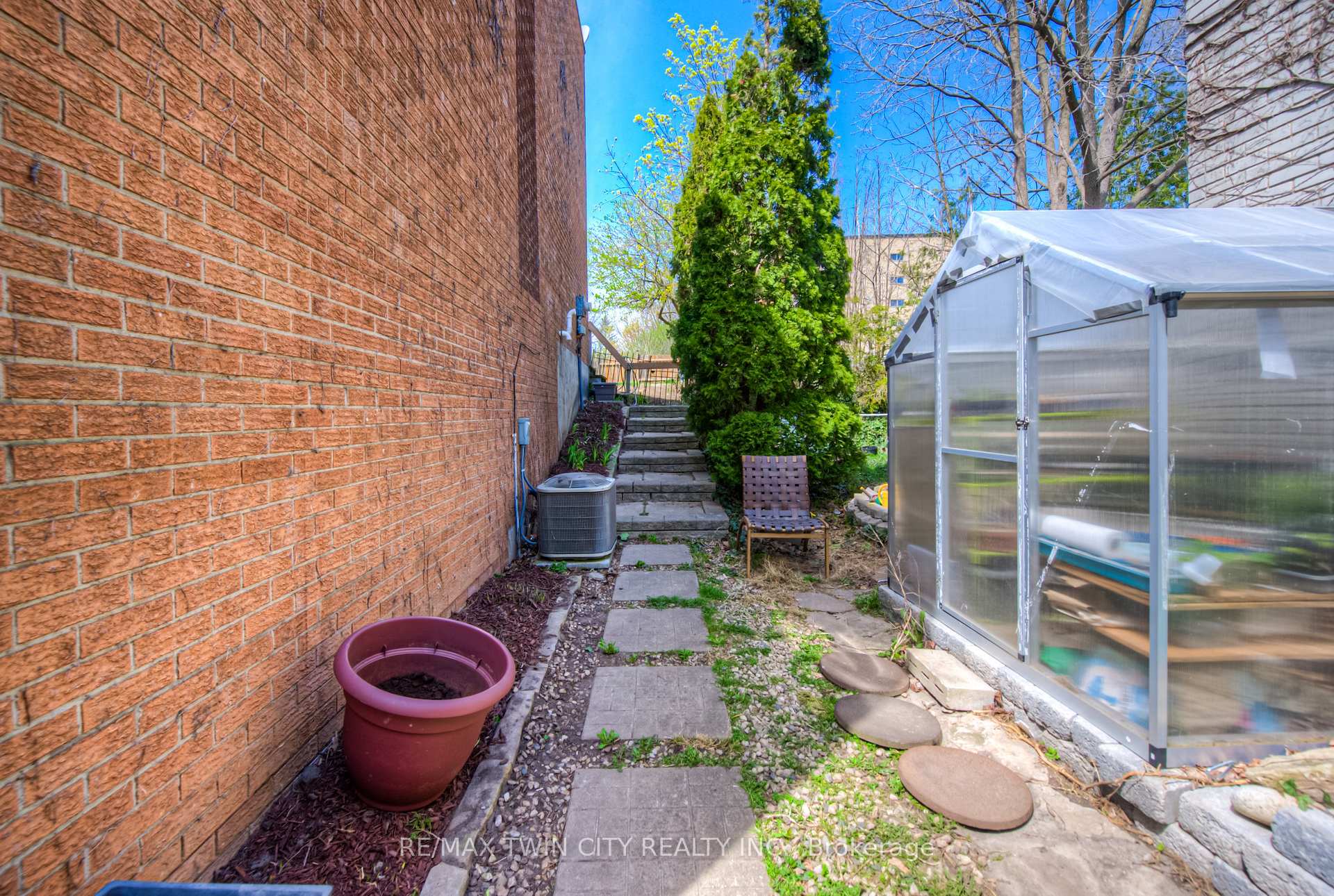 Photo 6 of 76 Charles Best Place, Kitchener — HOMEH