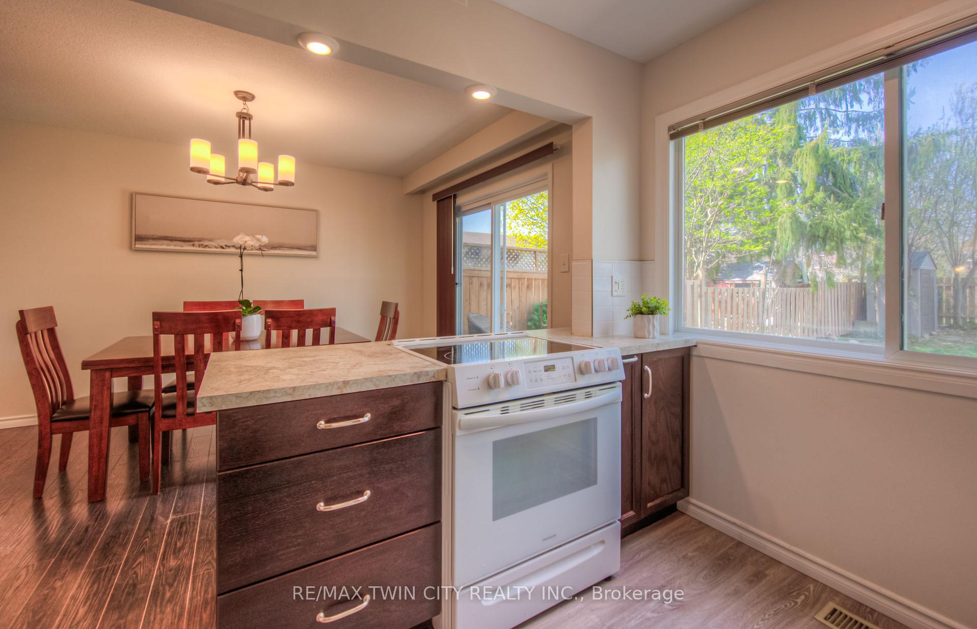 Photo 14 of 76 Charles Best Place, Kitchener — HOMEH