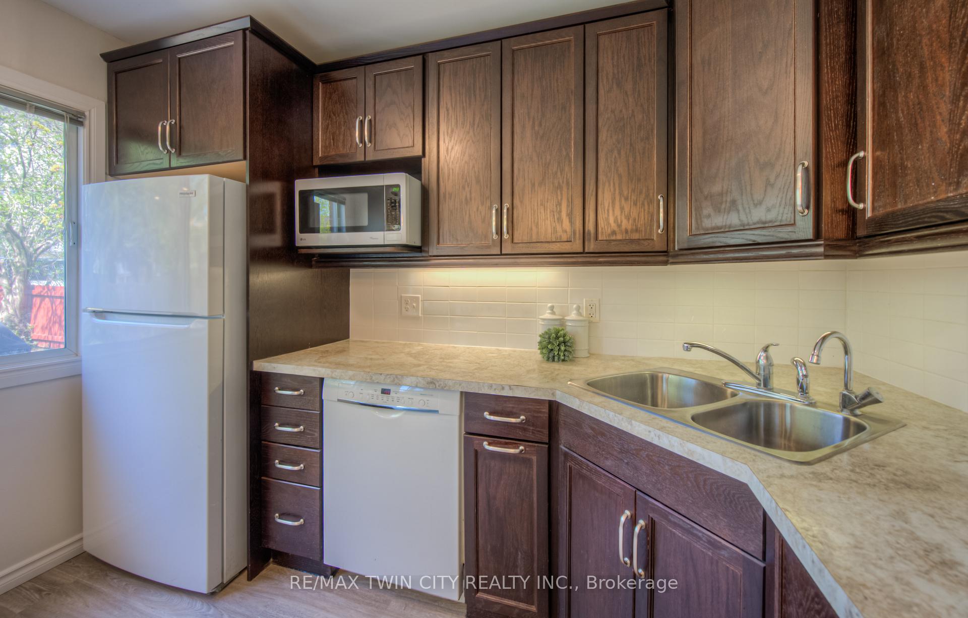 Photo 15 of 76 Charles Best Place, Kitchener — HOMEH