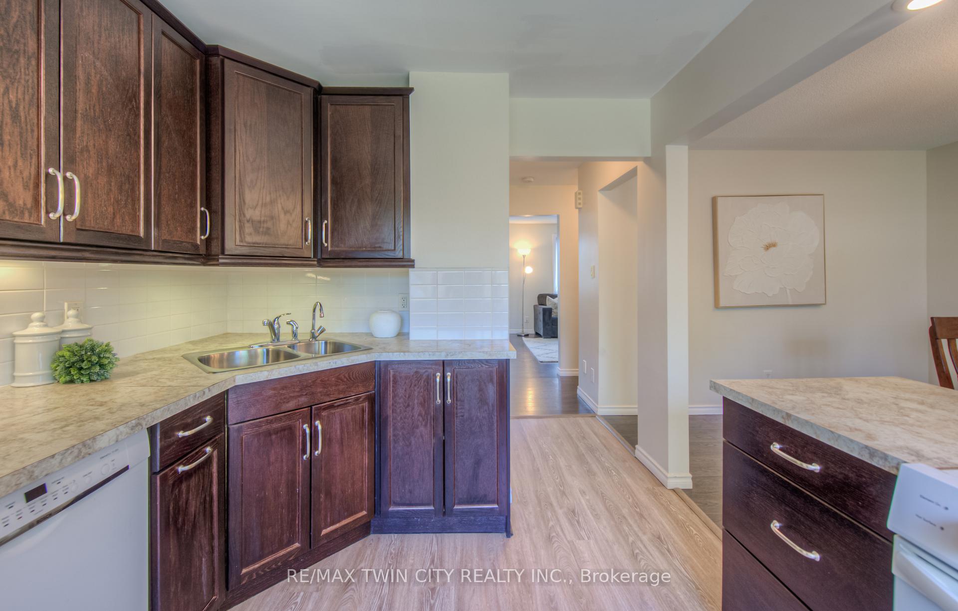 Photo 16 of 76 Charles Best Place, Kitchener — HOMEH