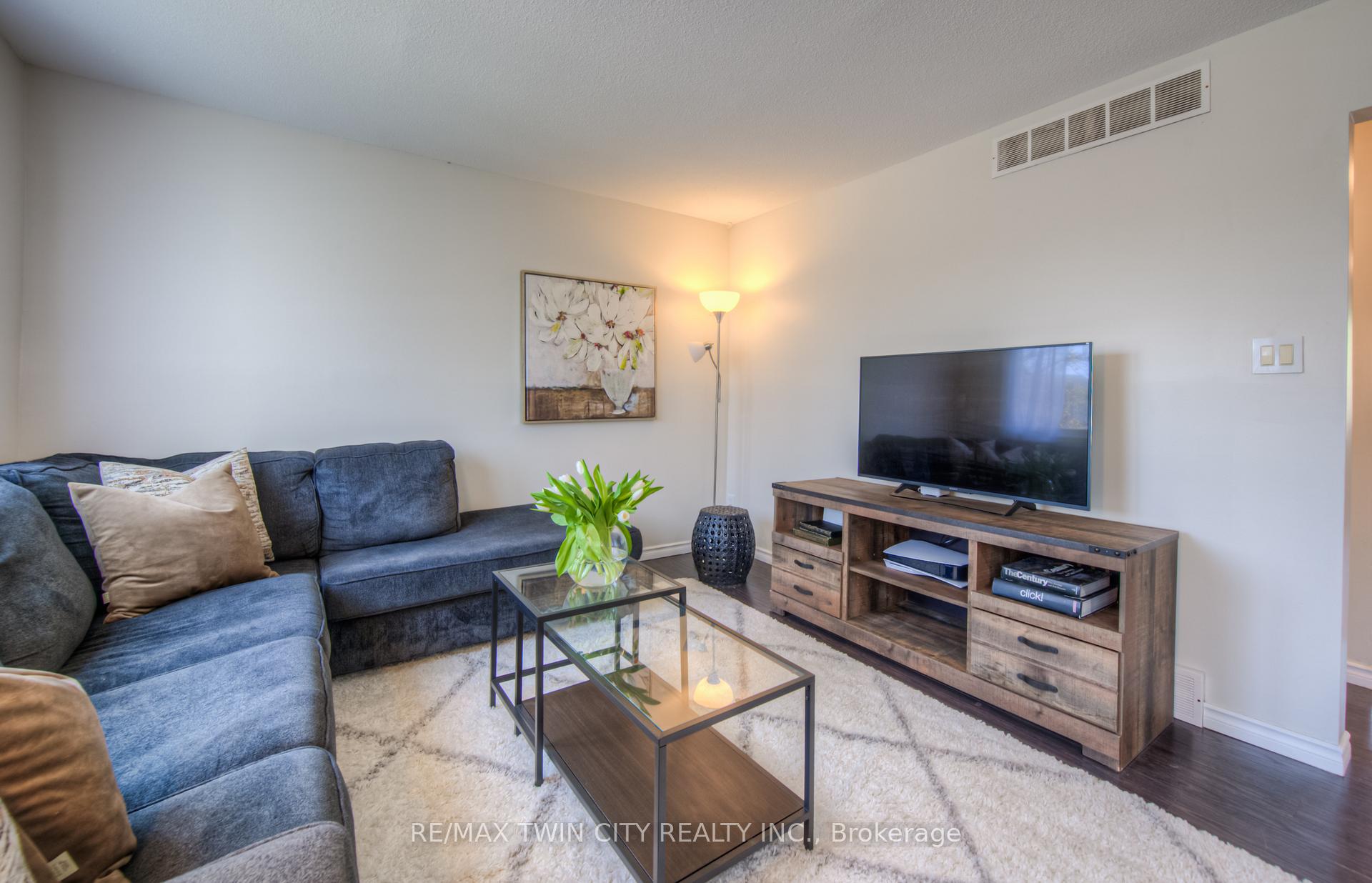 Photo 23 of 76 Charles Best Place, Kitchener — HOMEH