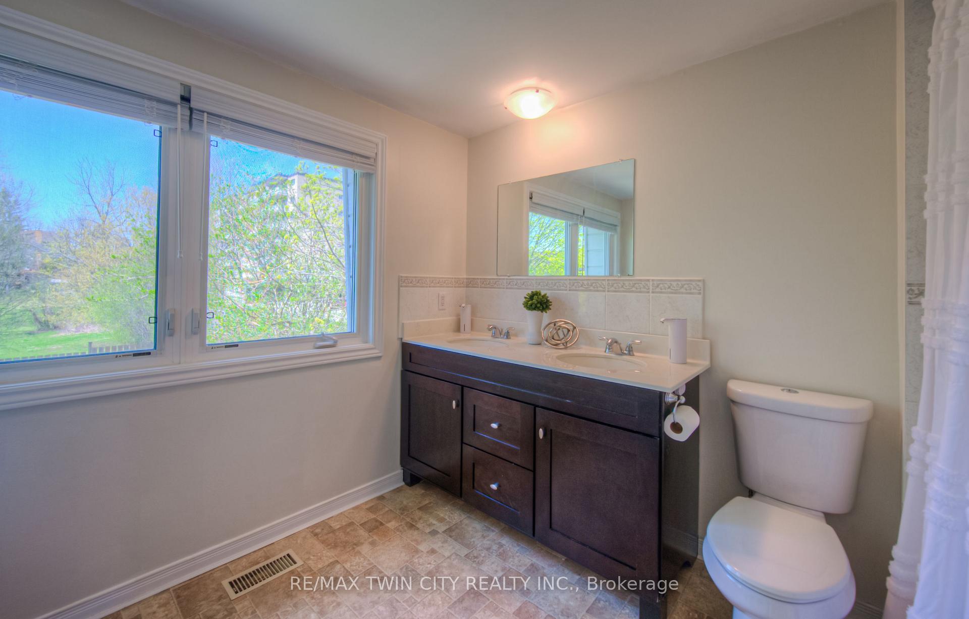 Photo 32 of 76 Charles Best Place, Kitchener — HOMEH