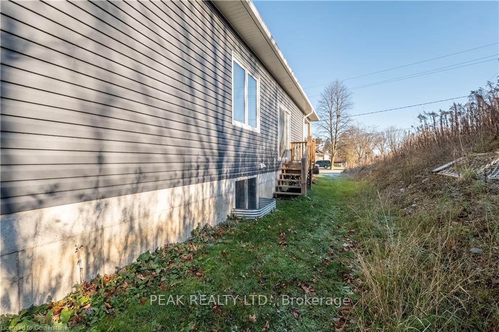 Photo 19 of 26 Ann Street S, Minto — HOMEH