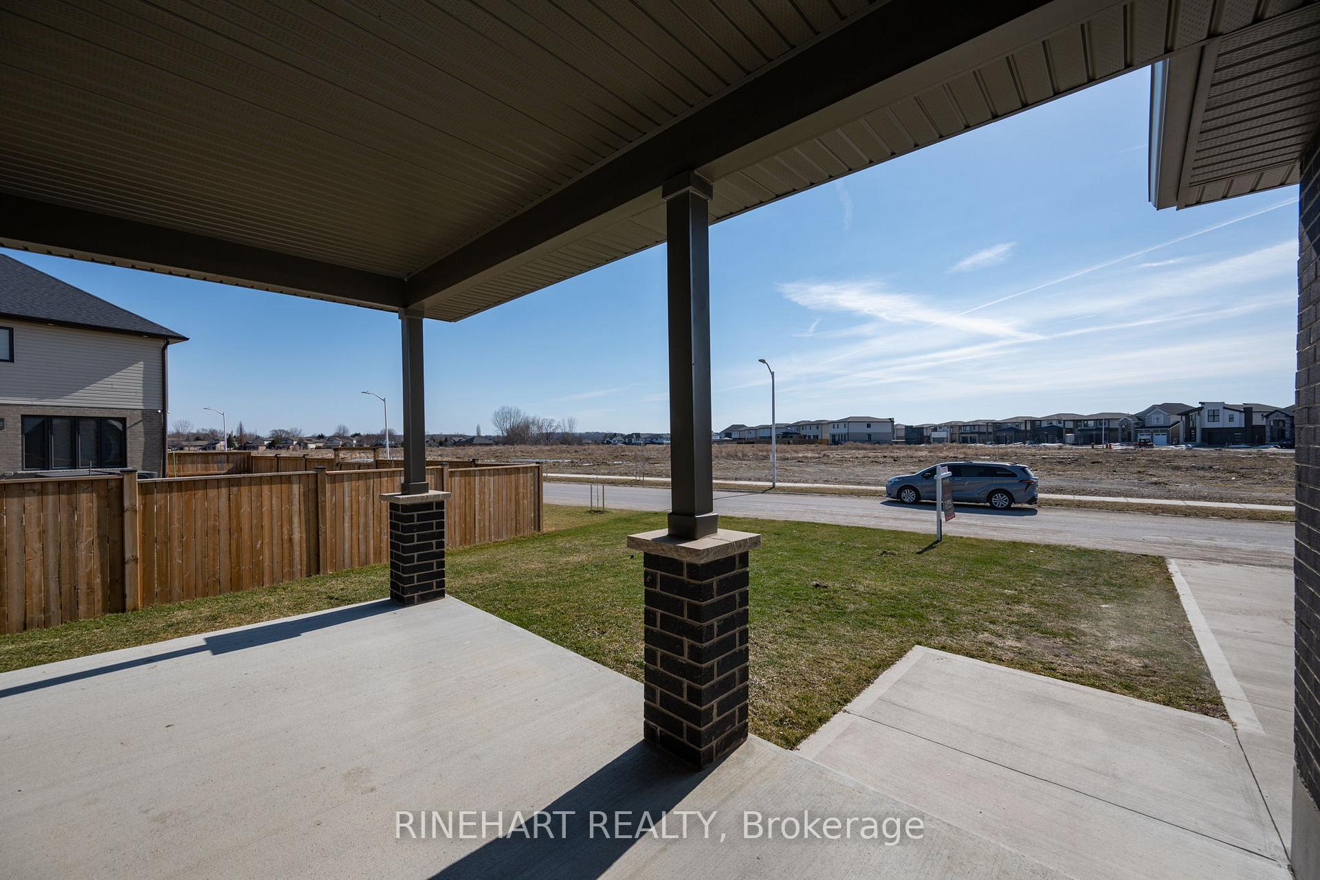 Photo 5 of 85 Poole Crescent, Middlesex Centre, Rural Middlesex Centre — HOMEH