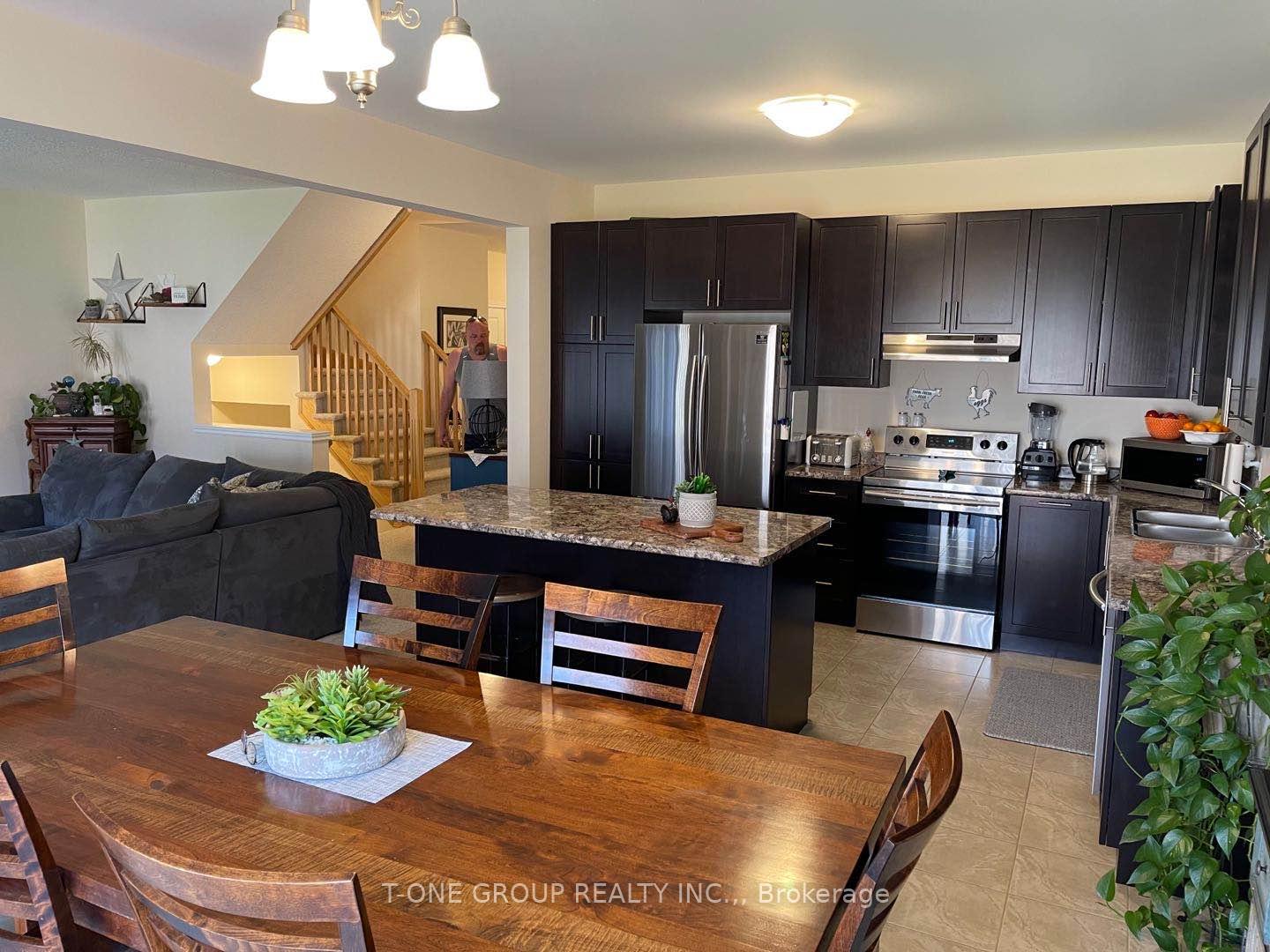 Photo 9 of 26 Bethune Avenue, Hamilton, Rural Glanbrook — HOMEH