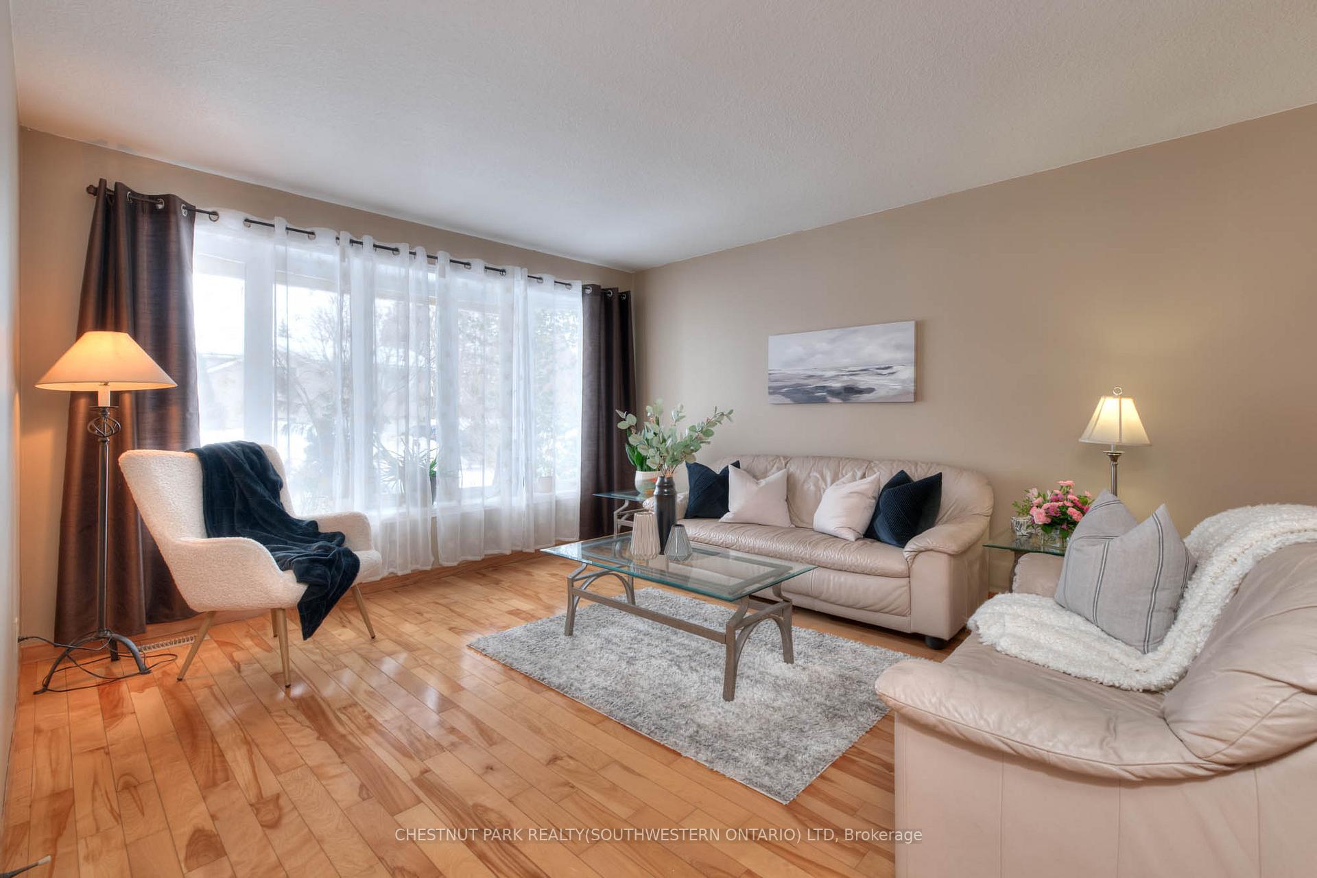 Photo 5 of 105 Sabrina Crescent, Kitchener — HOMEH
