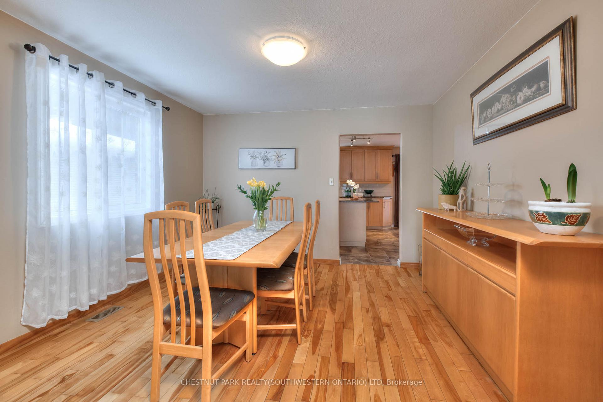 Photo 7 of 105 Sabrina Crescent, Kitchener — HOMEH