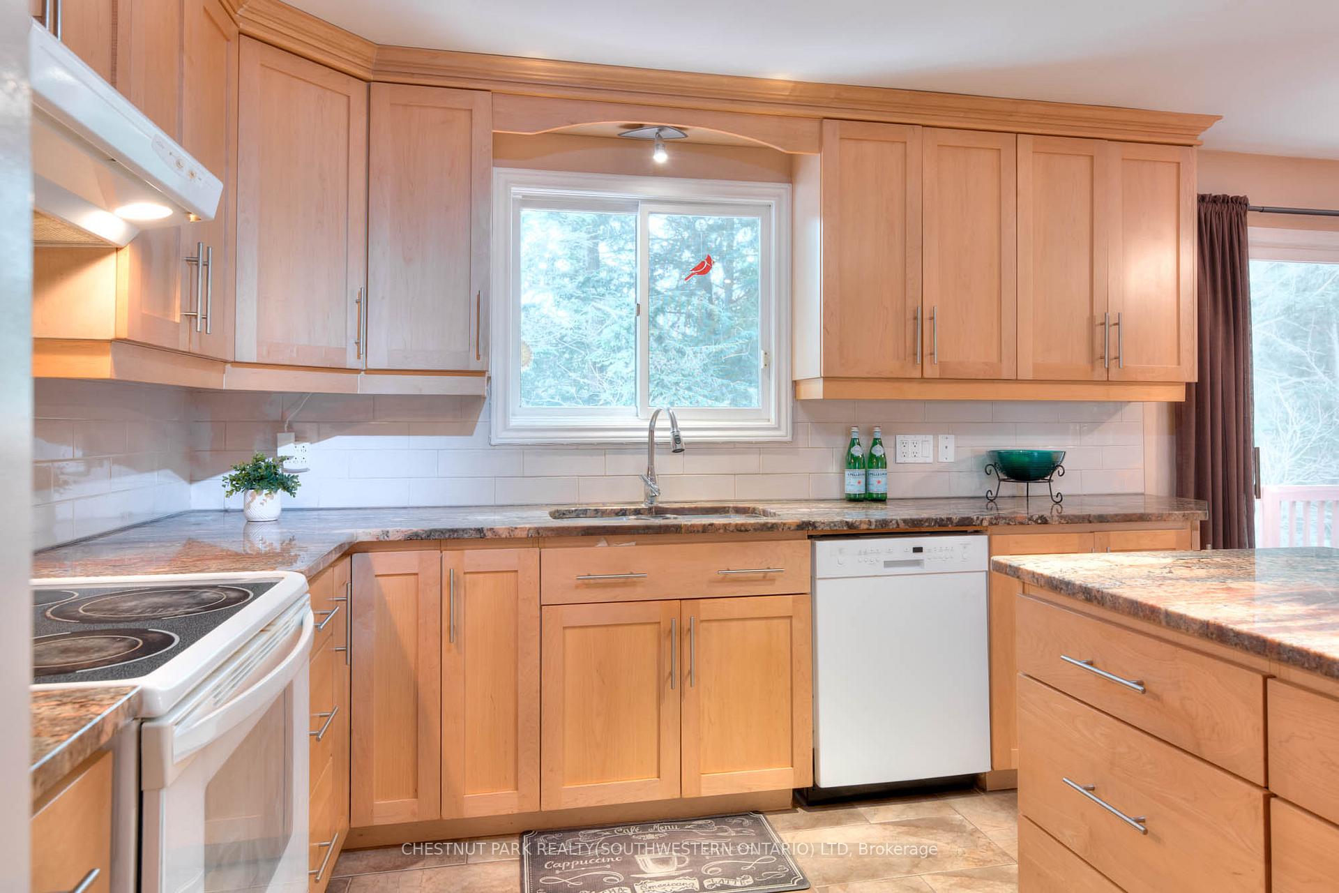 Photo 12 of 105 Sabrina Crescent, Kitchener — HOMEH