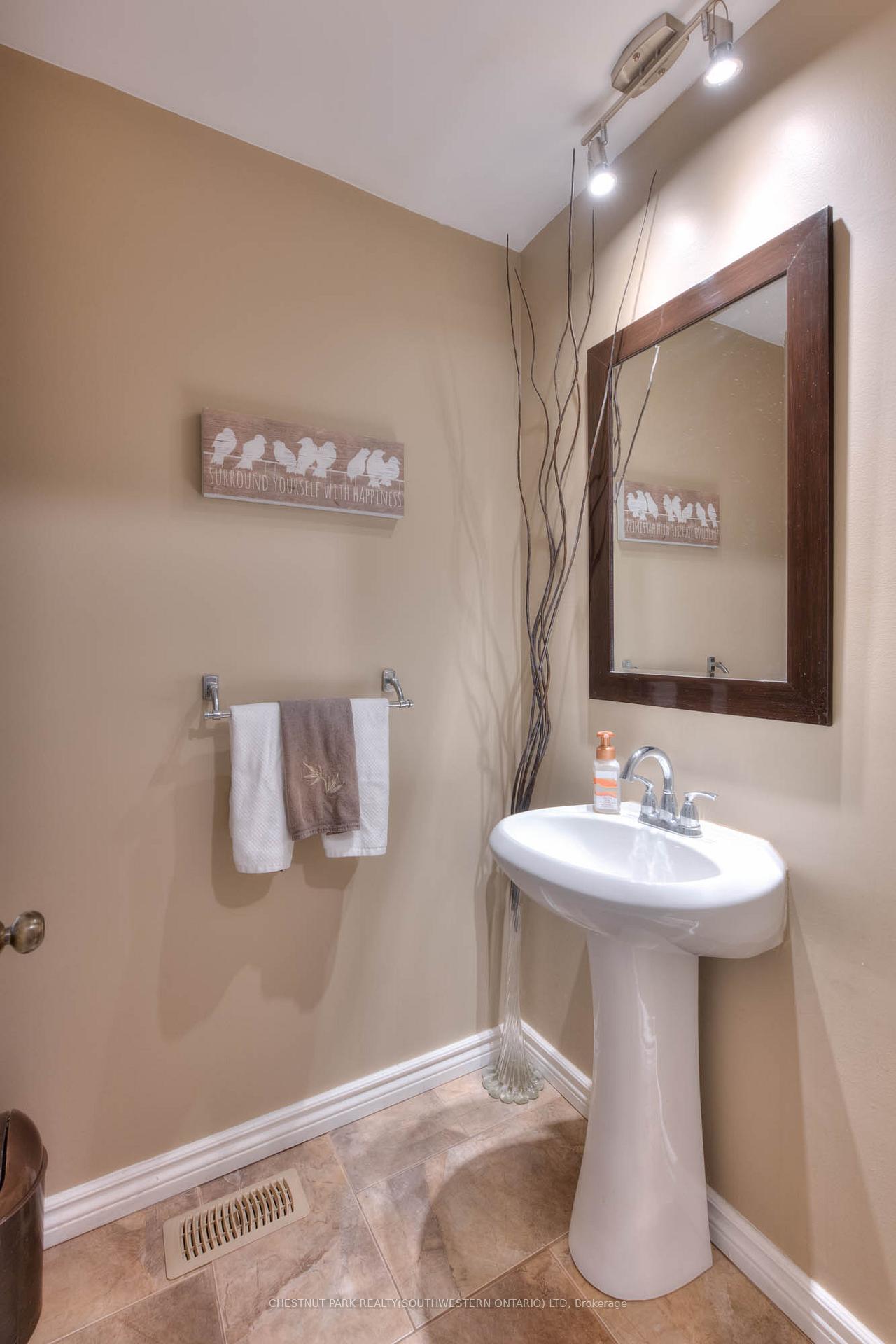 Photo 19 of 105 Sabrina Crescent, Kitchener — HOMEH