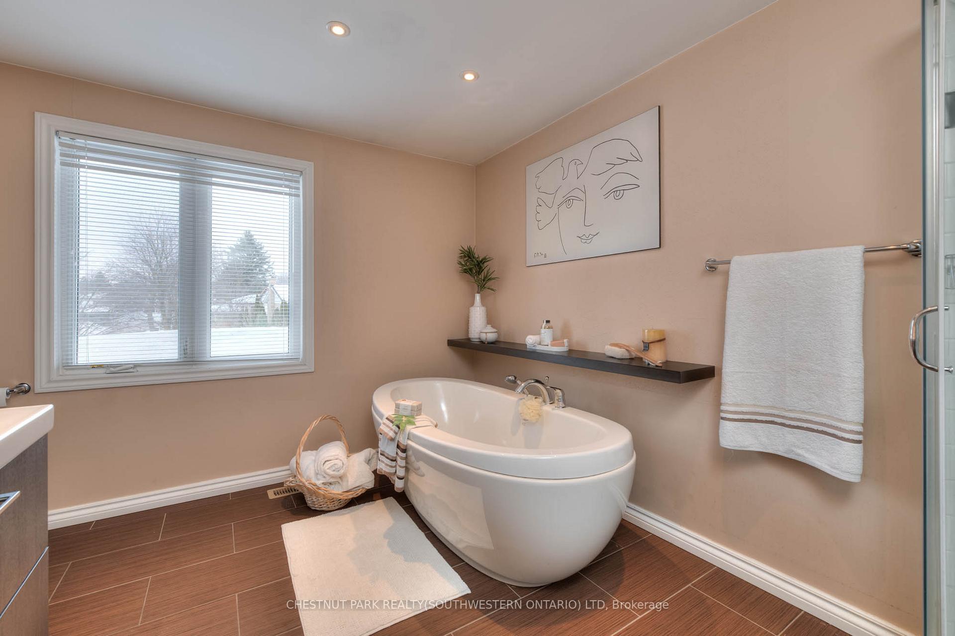 Photo 31 of 105 Sabrina Crescent, Kitchener — HOMEH