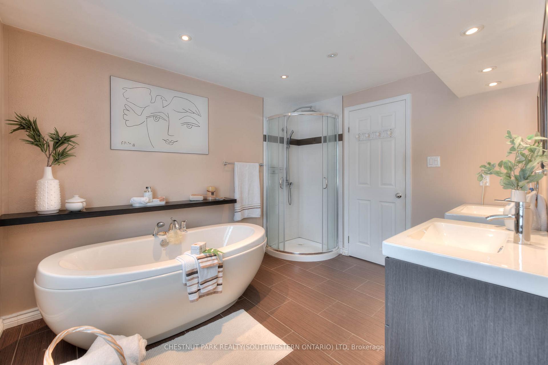 Photo 32 of 105 Sabrina Crescent, Kitchener — HOMEH