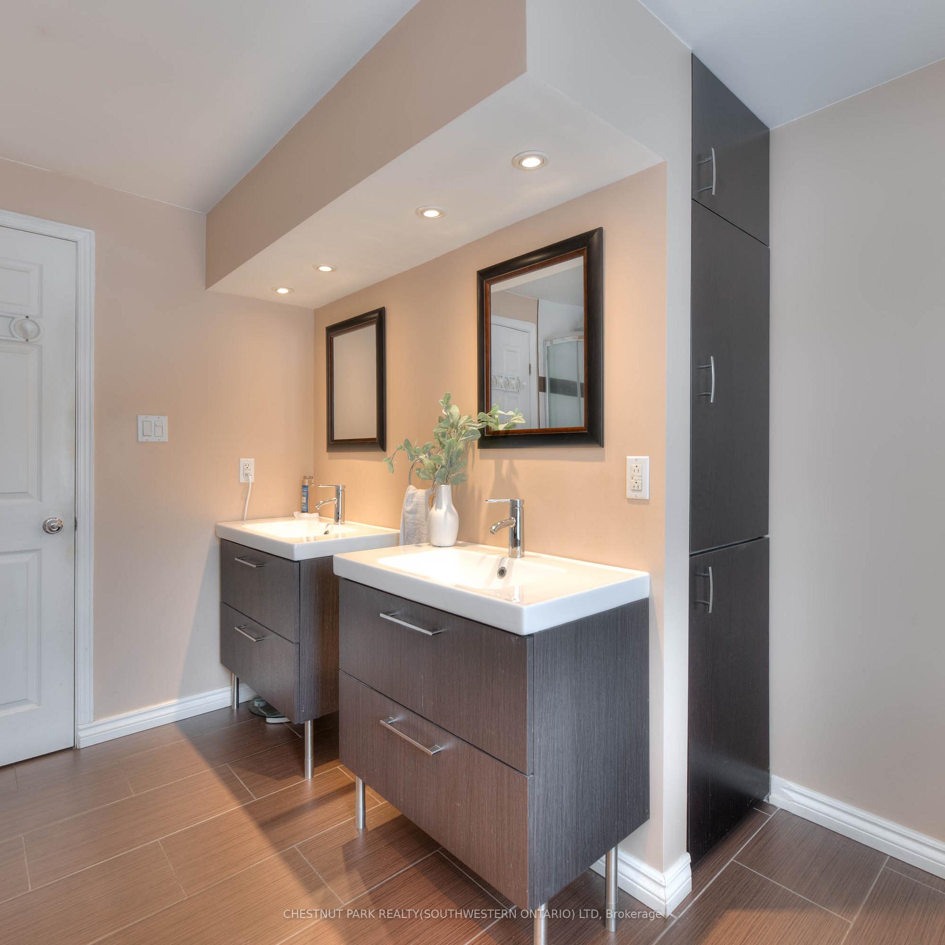 Photo 33 of 105 Sabrina Crescent, Kitchener — HOMEH
