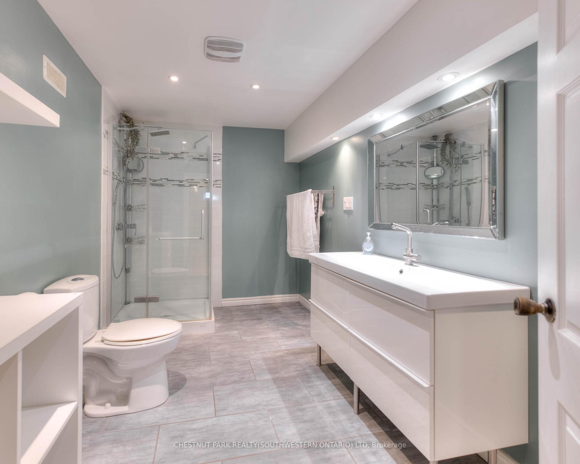 Photo 40 of 105 Sabrina Crescent, Kitchener — HOMEH