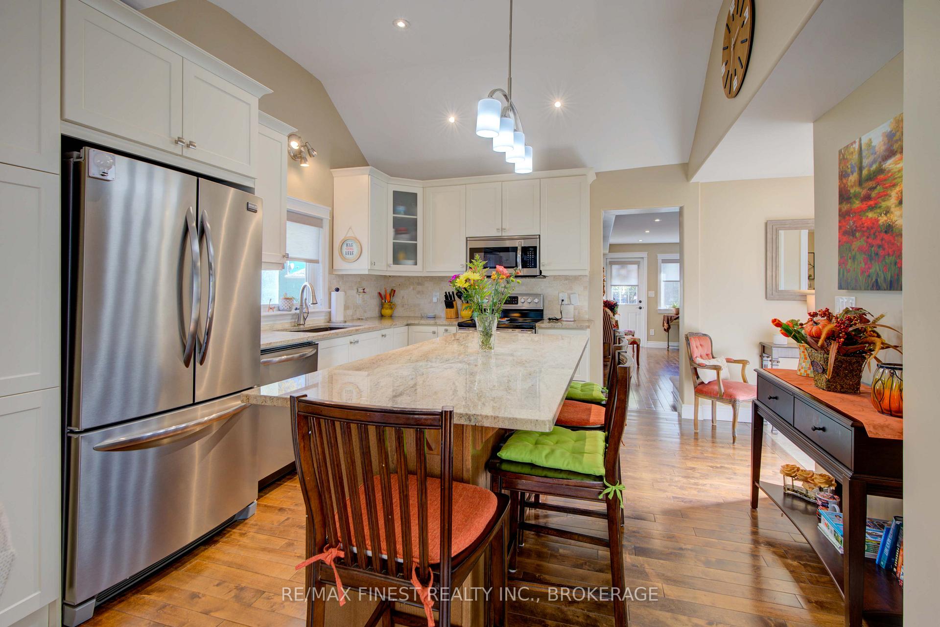 Photo 10 of 609 Union Street, Kingston, Central City West — HOMEH