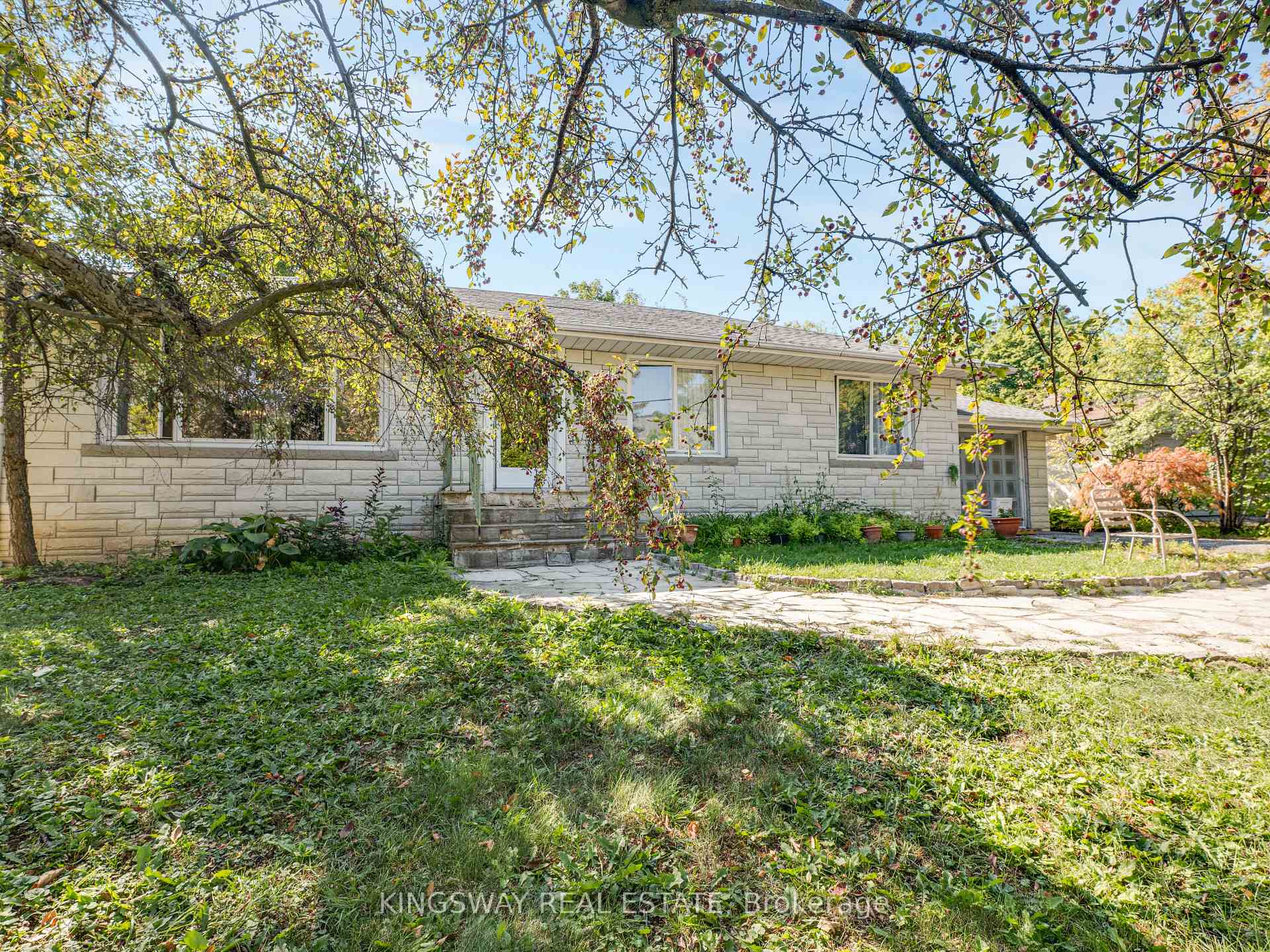 Photo 3 of 41 Kirk Drive, Markham, Royal Orchard — HOMEH