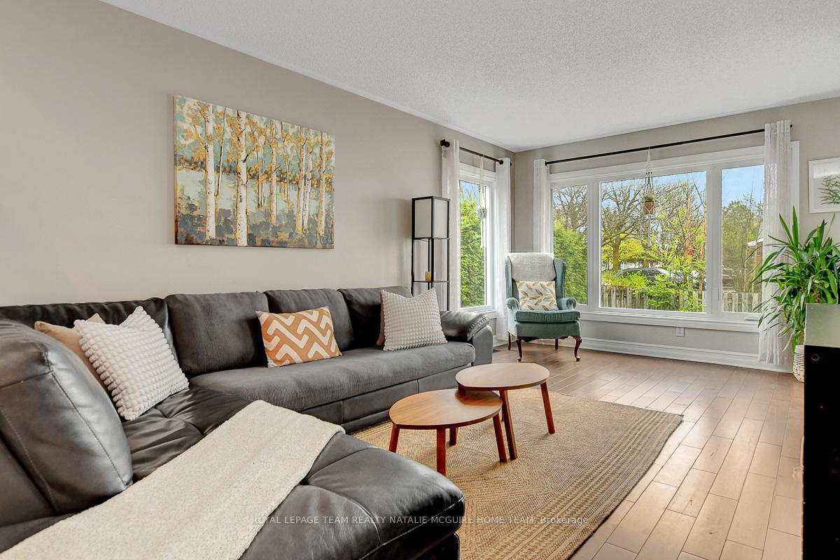 Photo 6 of 9 Meadowbreeze Drive, Ottawa, Kanata - Emerald Meadows/Trailwest — HOMEH