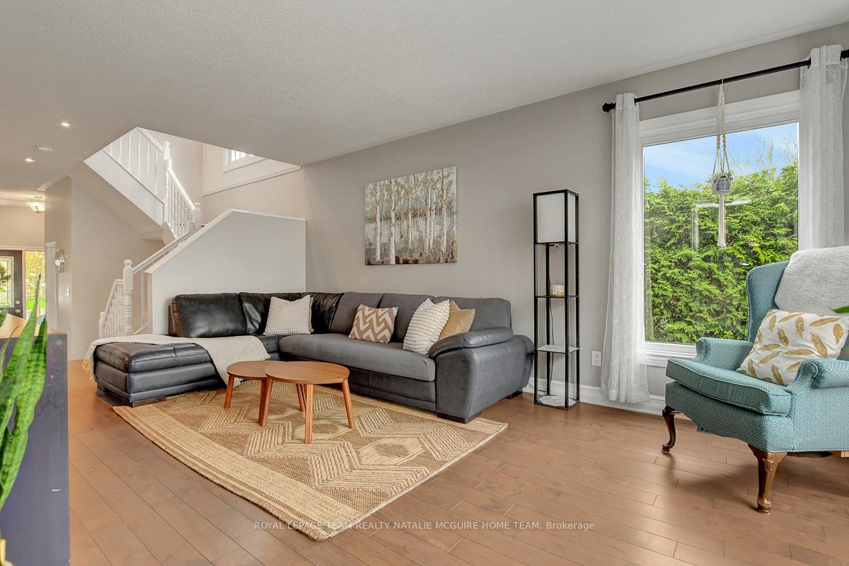 Photo 7 of 9 Meadowbreeze Drive, Ottawa, Kanata - Emerald Meadows/Trailwest — HOMEH
