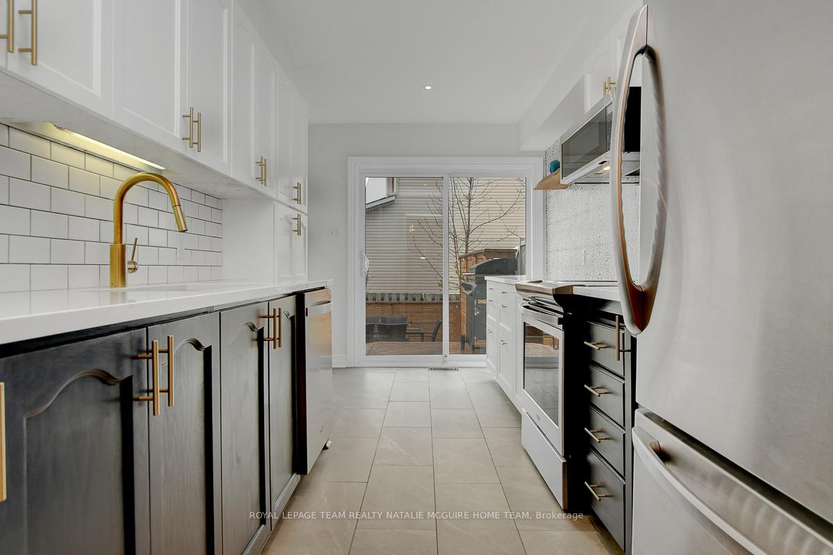 Photo 14 of 9 Meadowbreeze Drive, Ottawa, Kanata - Emerald Meadows/Trailwest — HOMEH
