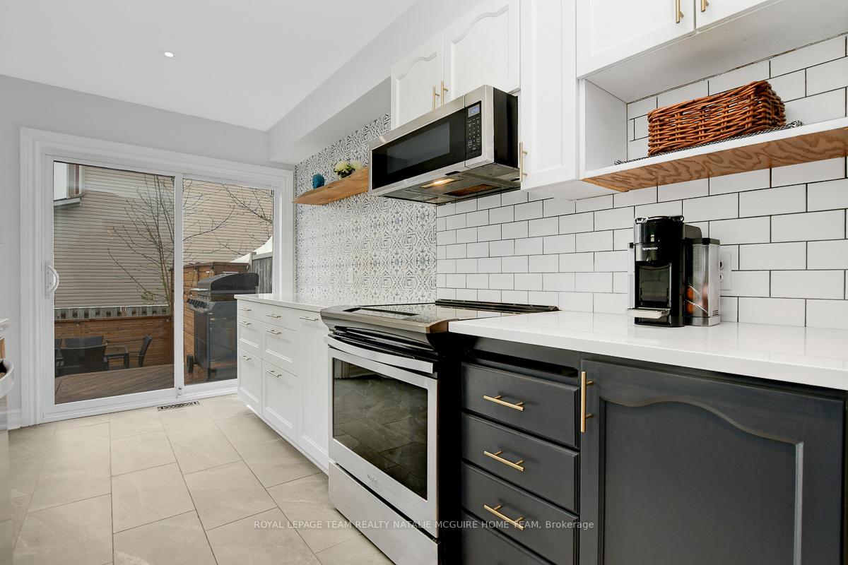 Photo 16 of 9 Meadowbreeze Drive, Ottawa, Kanata - Emerald Meadows/Trailwest — HOMEH