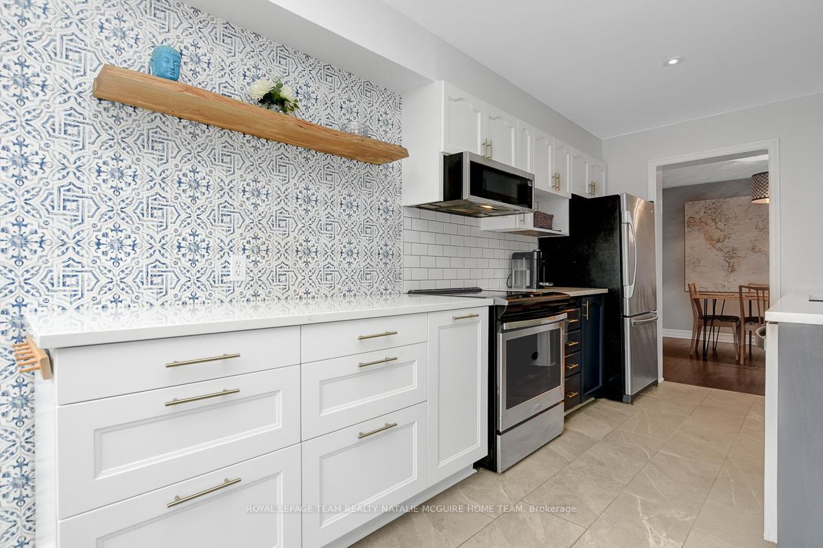 Photo 18 of 9 Meadowbreeze Drive, Ottawa, Kanata - Emerald Meadows/Trailwest — HOMEH