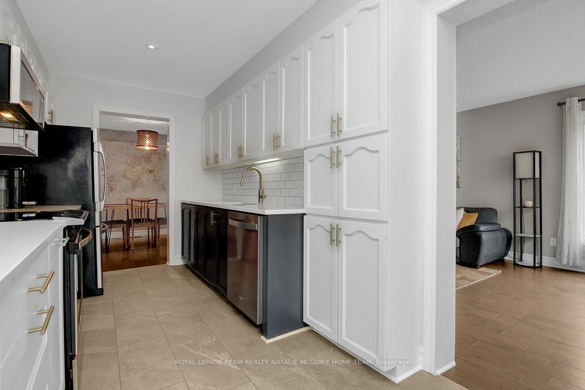 Photo 19 of 9 Meadowbreeze Drive, Ottawa, Kanata - Emerald Meadows/Trailwest — HOMEH