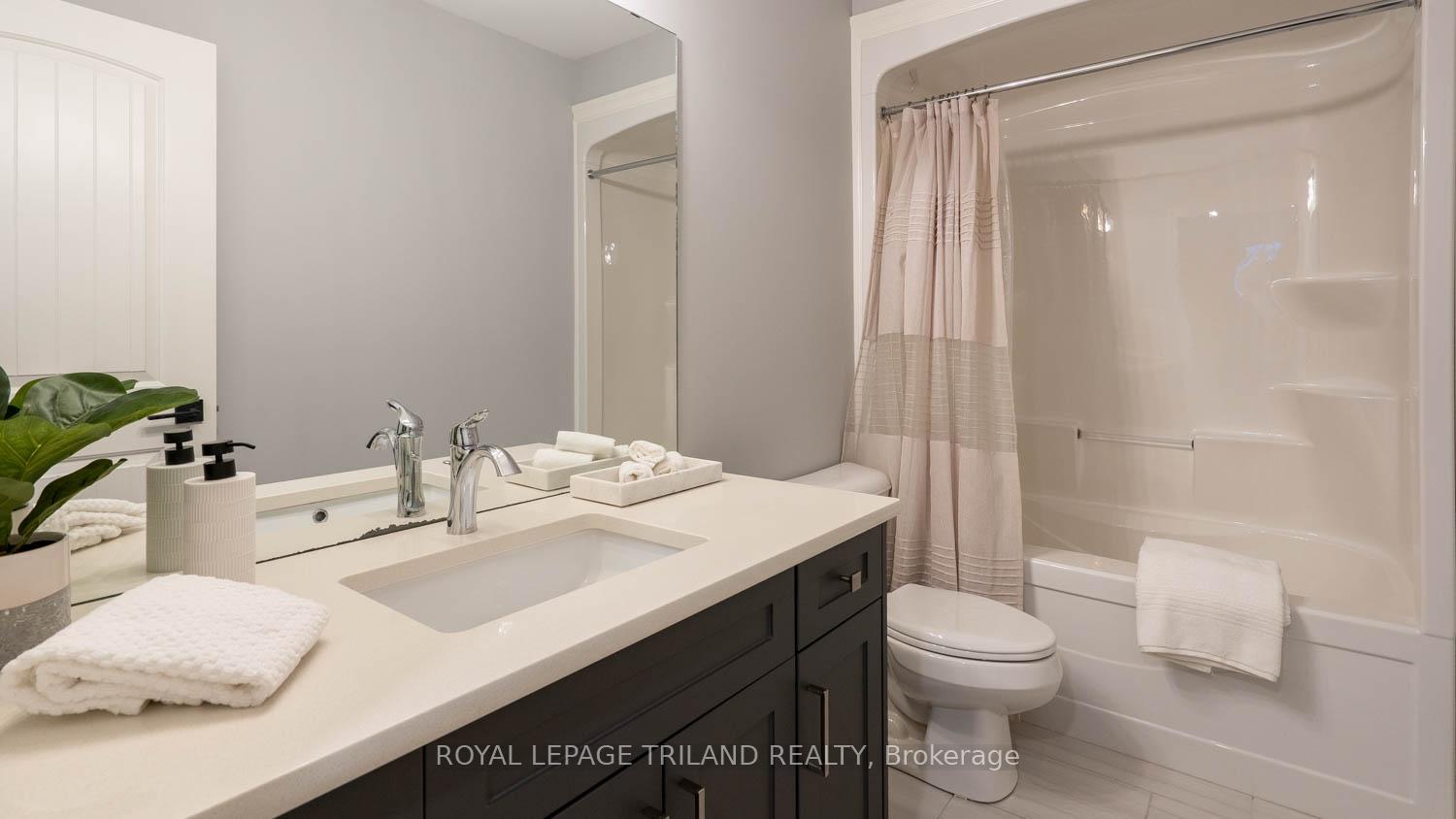 Photo 11 of Unit 75, 41 Earlscourt Terrace, Middlesex Centre, Kilworth — HOMEH
