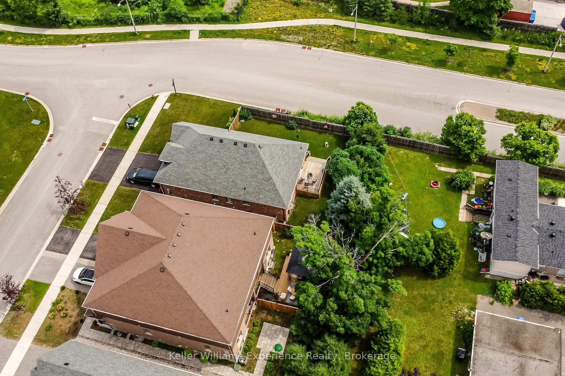Photo 4 of 961 Wright Drive, Midland — HOMEH