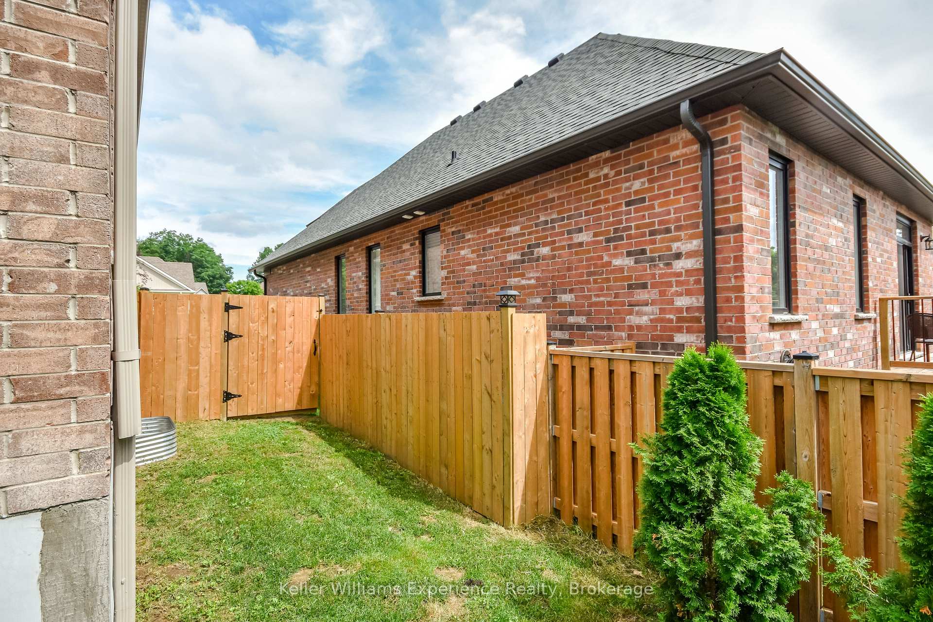 Photo 26 of 961 Wright Drive, Midland — HOMEH