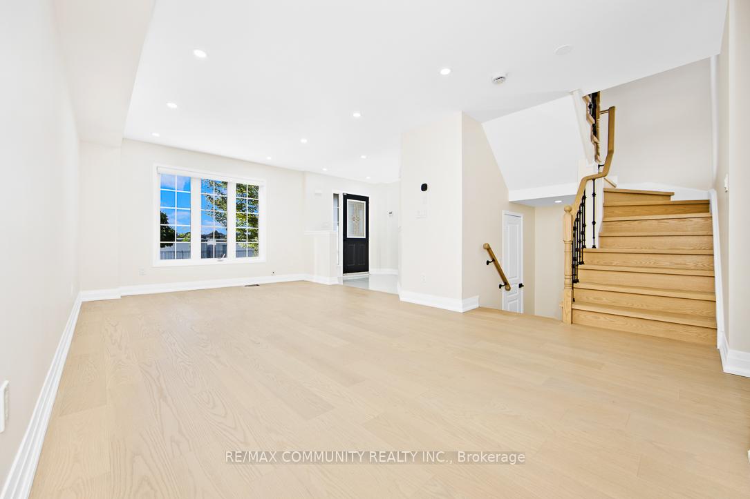 Photo 5 of 2330 Bur Oak Avenue, Markham, Greensborough — HOMEH