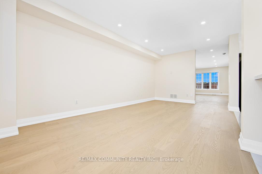Photo 7 of 2330 Bur Oak Avenue, Markham, Greensborough — HOMEH