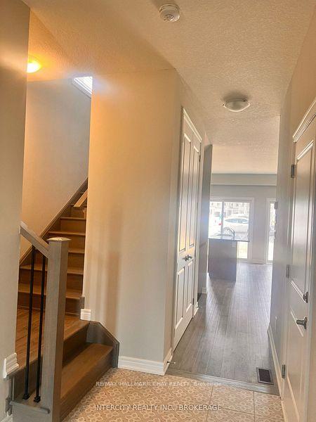 Photo 3 of 94 Aquasanta Crescent, Hamilton, Ryckmans — HOMEH