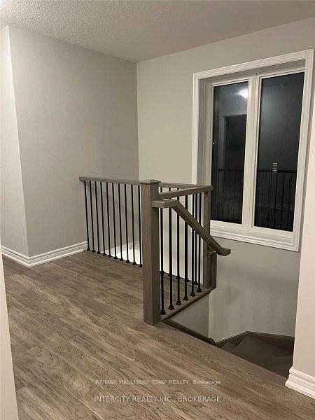 Photo 9 of 94 Aquasanta Crescent, Hamilton, Ryckmans — HOMEH