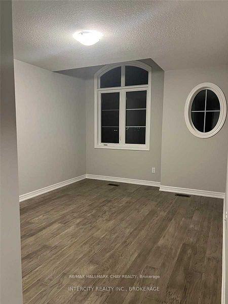 Photo 10 of 94 Aquasanta Crescent, Hamilton, Ryckmans — HOMEH