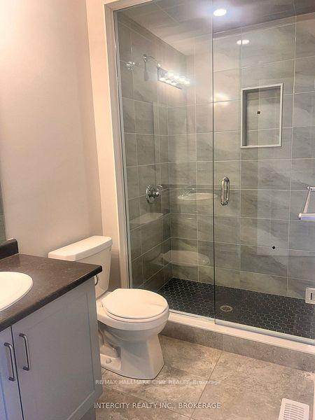 Photo 13 of 94 Aquasanta Crescent, Hamilton, Ryckmans — HOMEH