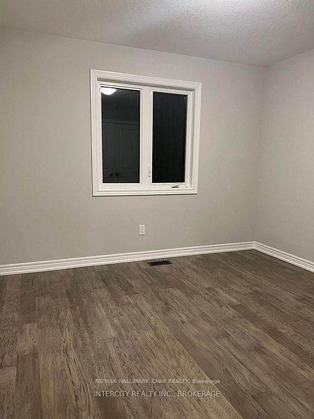 Photo 15 of 94 Aquasanta Crescent, Hamilton, Ryckmans — HOMEH