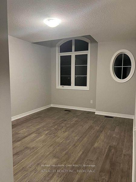 Photo 17 of 94 Aquasanta Crescent, Hamilton, Ryckmans — HOMEH