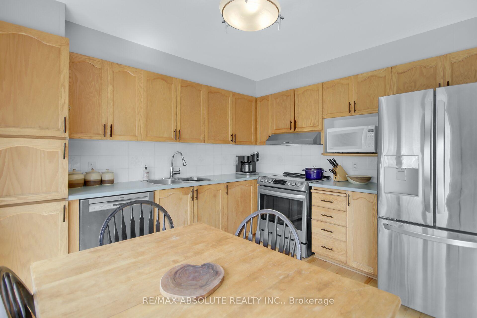 Photo 7 of 52 Grassy Plains Drive, Ottawa, Kanata - Emerald Meadows/Trailwest — HOMEH