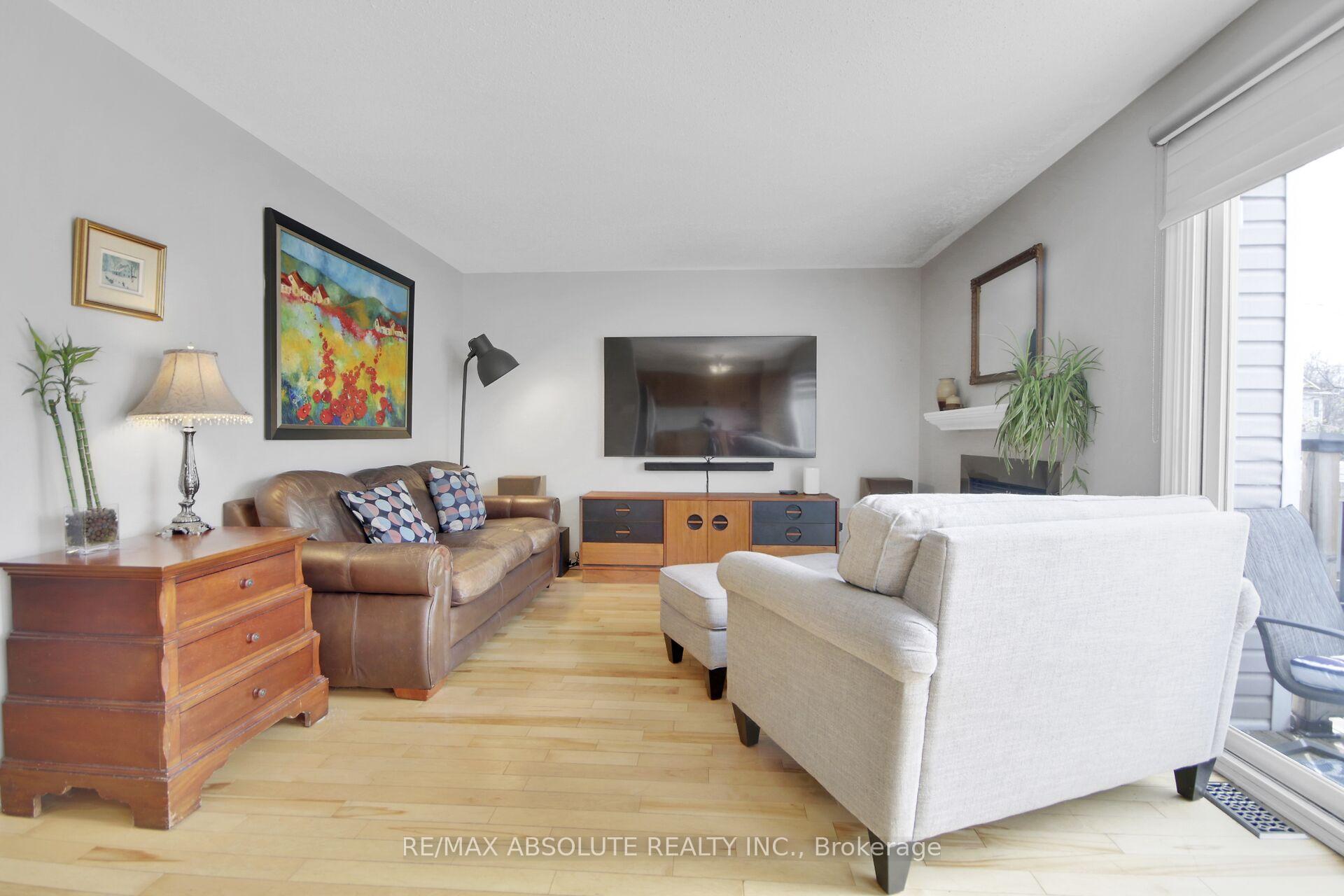 Photo 10 of 52 Grassy Plains Drive, Ottawa, Kanata - Emerald Meadows/Trailwest — HOMEH