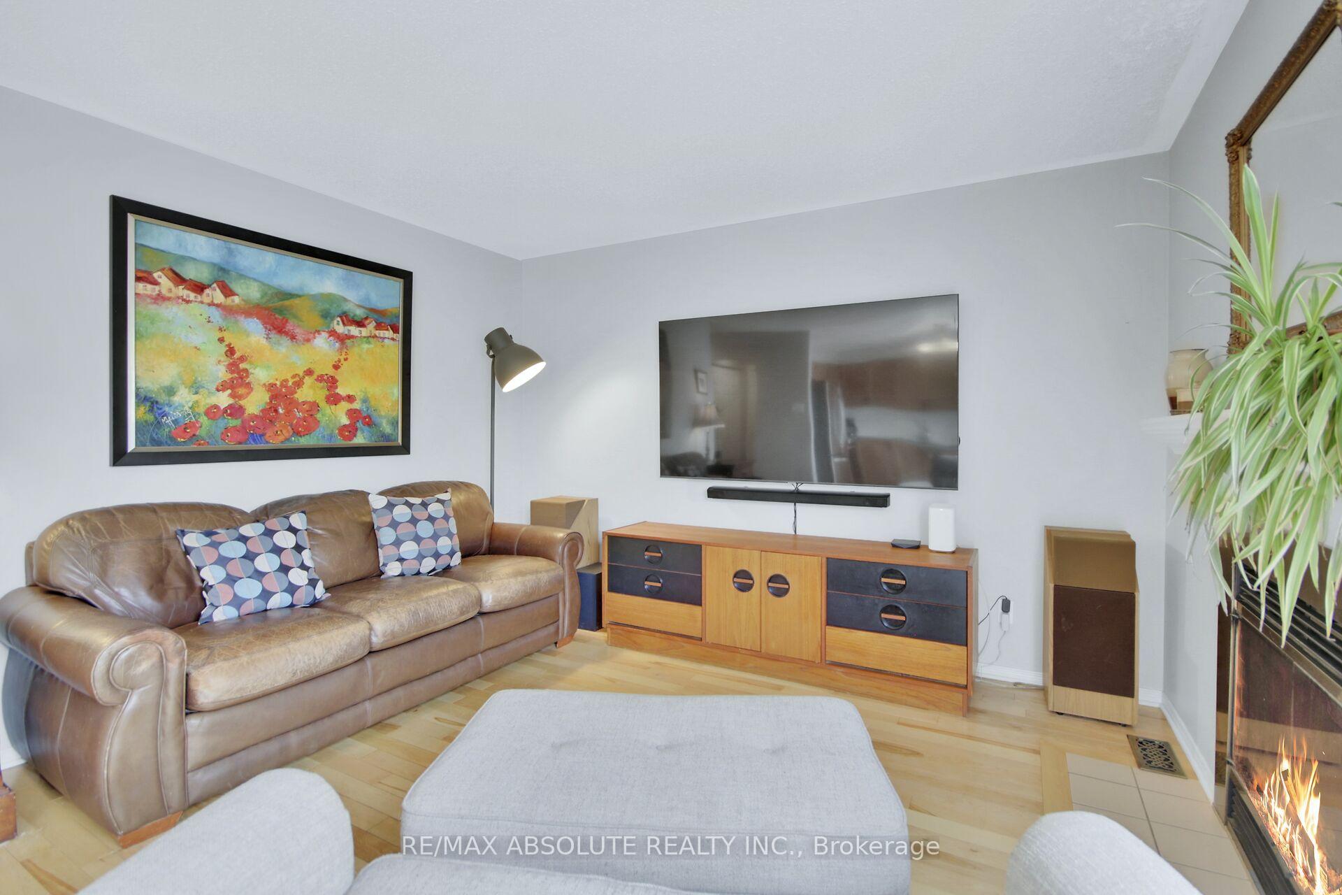 Photo 11 of 52 Grassy Plains Drive, Ottawa, Kanata - Emerald Meadows/Trailwest — HOMEH