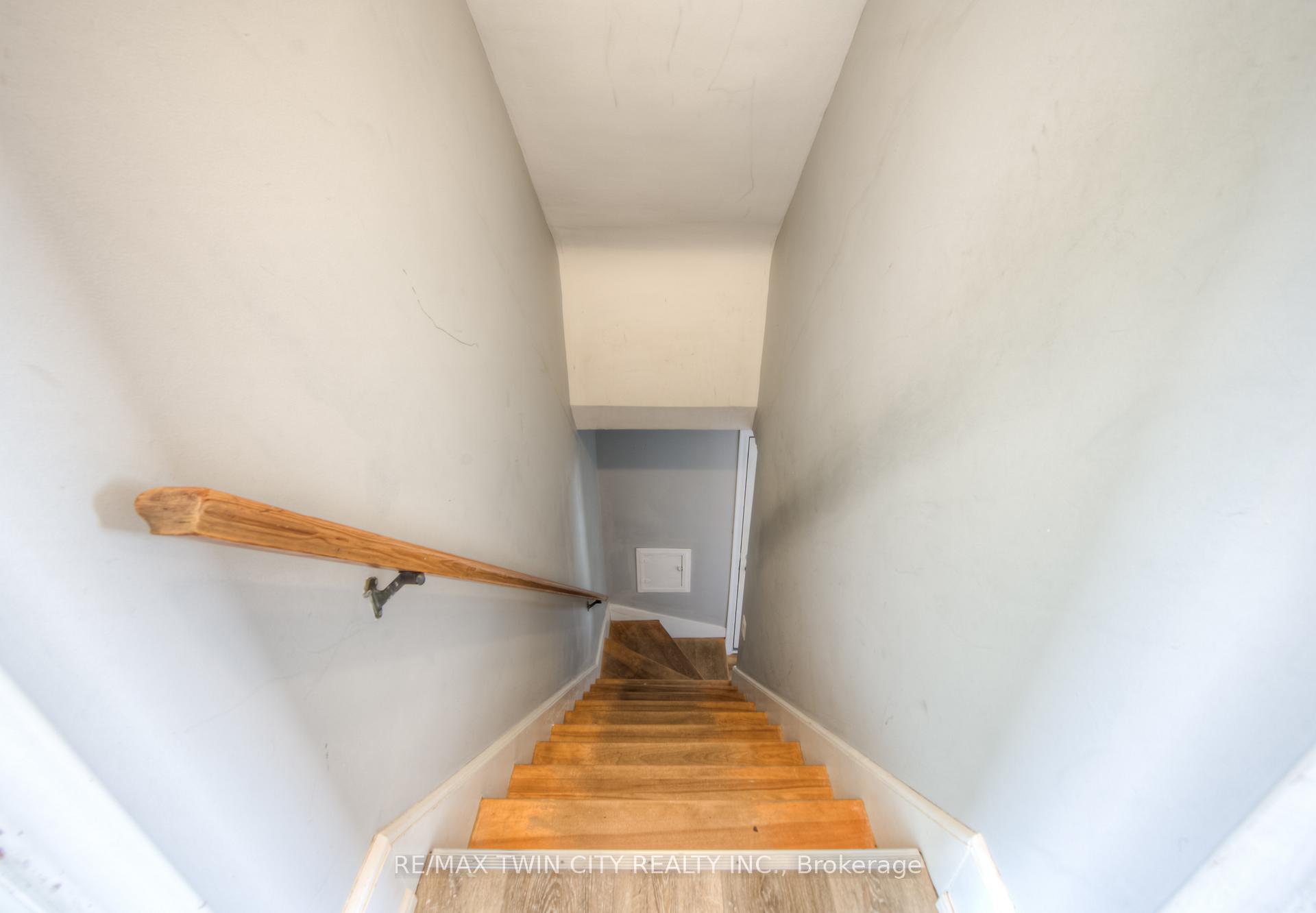Photo 15 of 301 Highland Road E, Kitchener — HOMEH