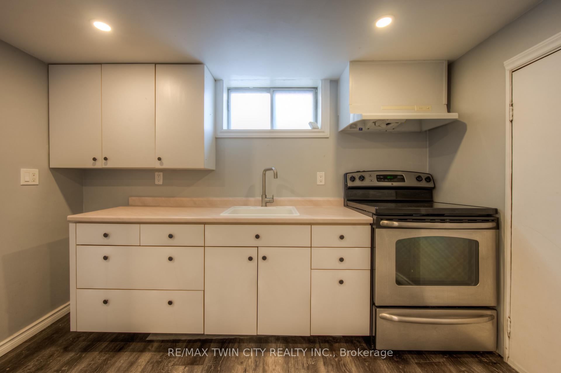 Photo 24 of 301 Highland Road E, Kitchener — HOMEH