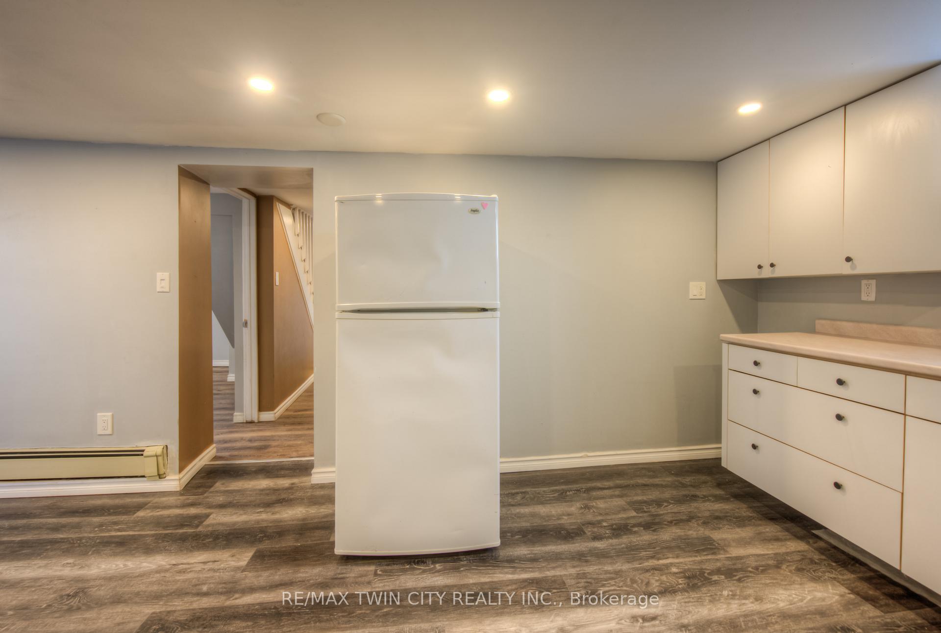 Photo 25 of 301 Highland Road E, Kitchener — HOMEH