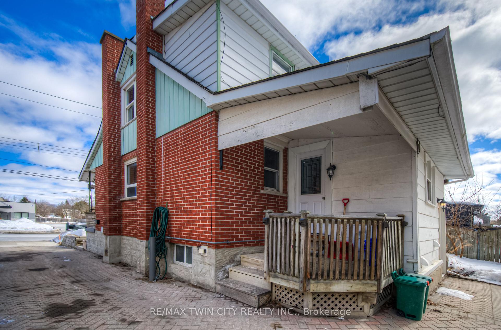 Photo 33 of 301 Highland Road E, Kitchener — HOMEH